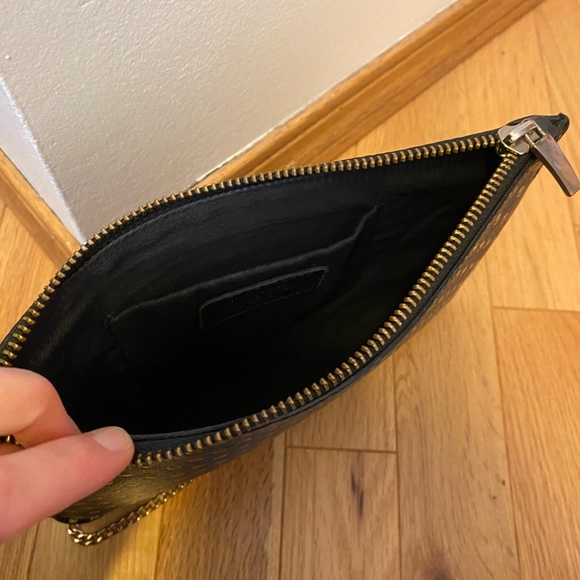 Cute & glam genuine Italian leather clutch/wristlet by Punto Fibbia - Picture 4 of 6